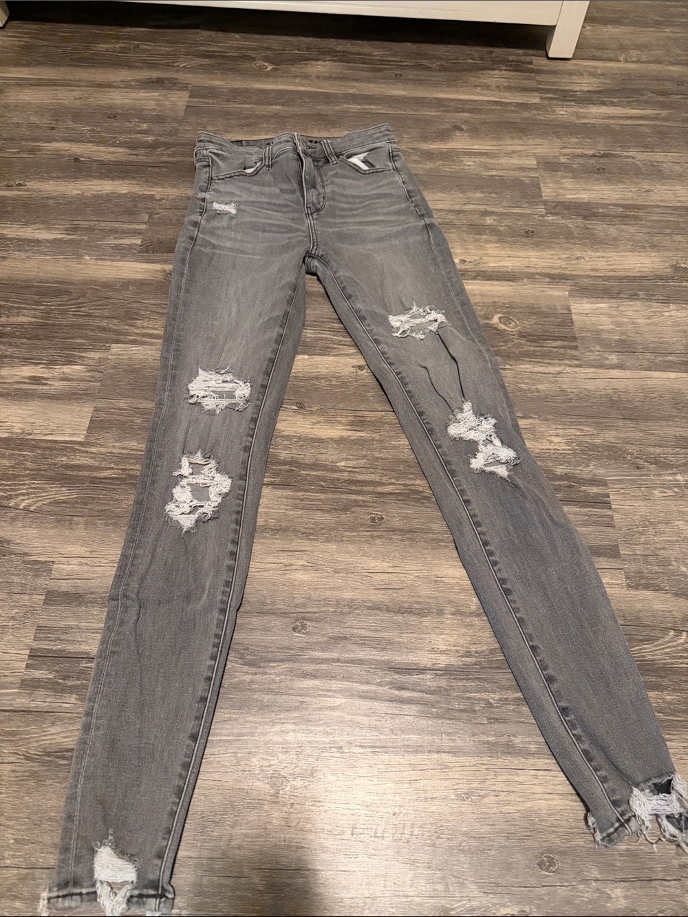 American Eagle Outfitters Gray Distressed Skinny Jeans